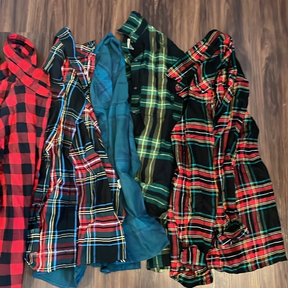 Flannel Lot - Picture 2 of 3